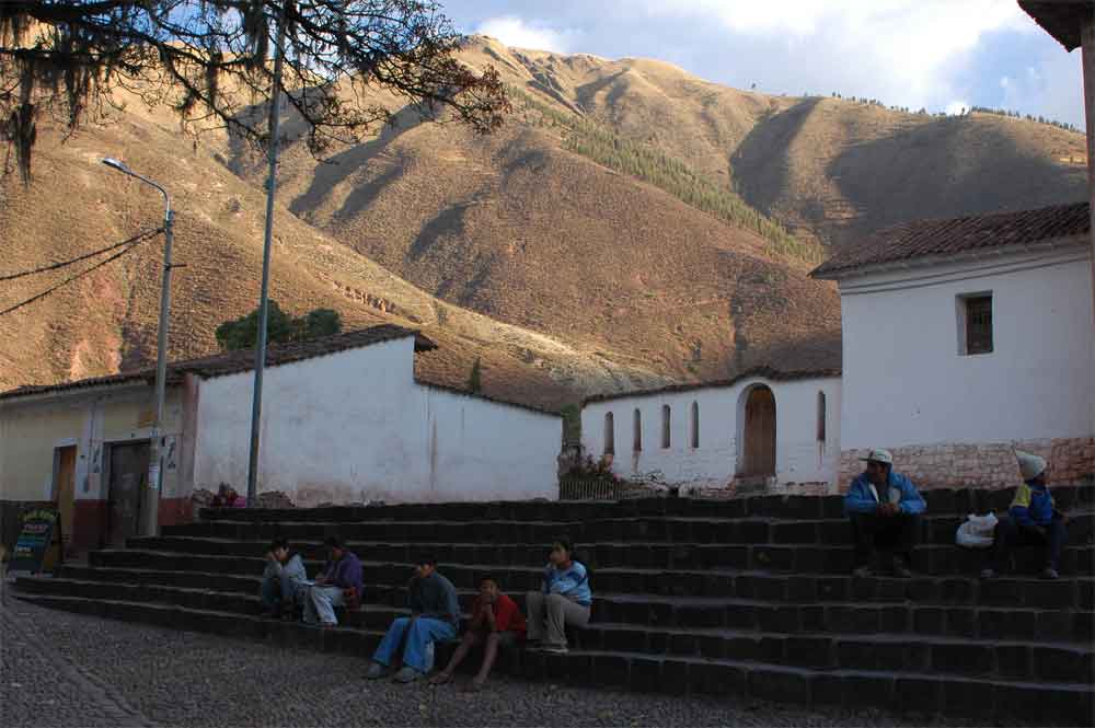 110 - Peru - Andahualyllas, plaza de armas